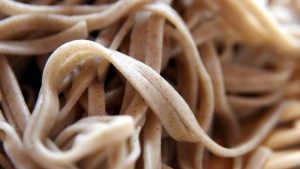buckwheat-noodles-macro_w662